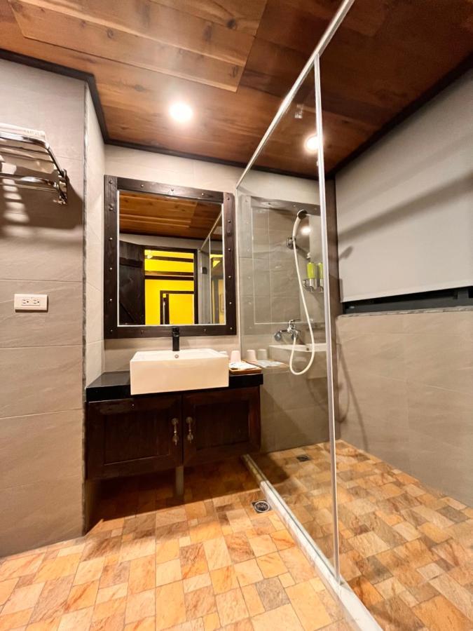 Yong Guan Bed & Breakfast หยูฉี ภายนอก รูปภาพ